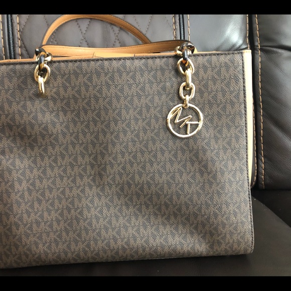 SOLD - Picture 2 of 7